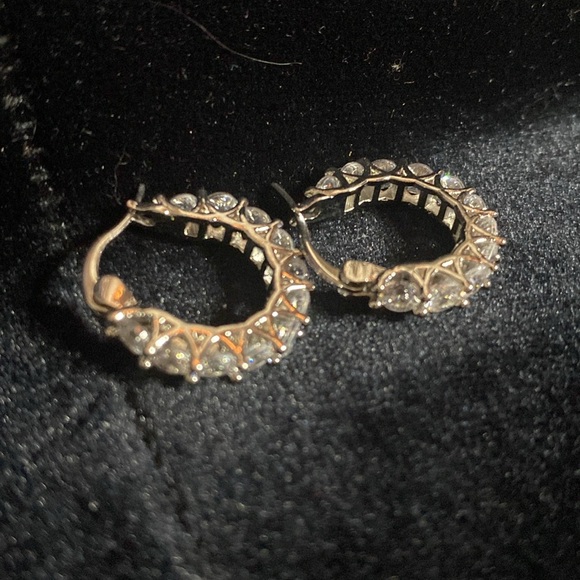 Women’s Serling silver earrings with white stones new without tags - Picture 2 of 3